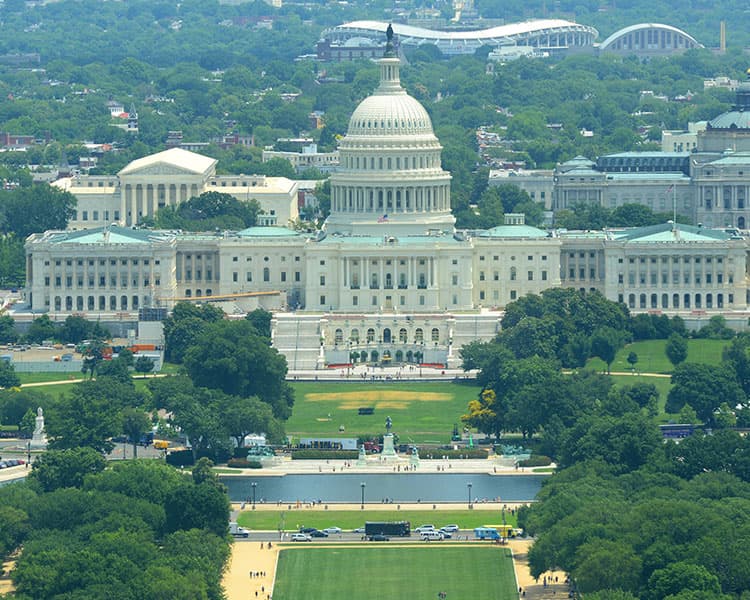 Landscape view of the U.S. Capitol.